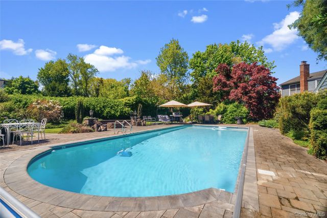 199 Split Rock Road, Syosset, NY 11791
