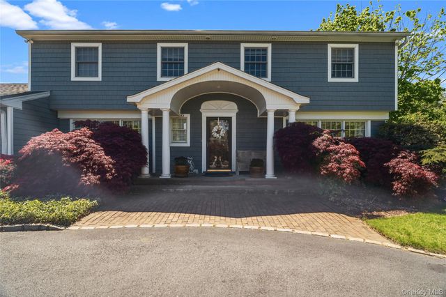 199 Split Rock Road, Syosset, NY 11791