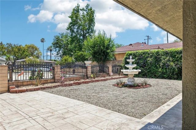 17316 Hawthorne Avenue, Fontana, CA 92335