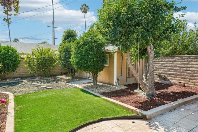 17316 Hawthorne Avenue, Fontana, CA 92335