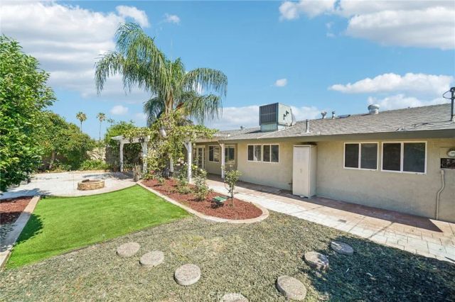 17316 Hawthorne Avenue, Fontana, CA 92335