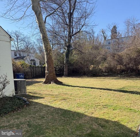 9302 BULLS RUN PKWY, Bethesda, MD 20817