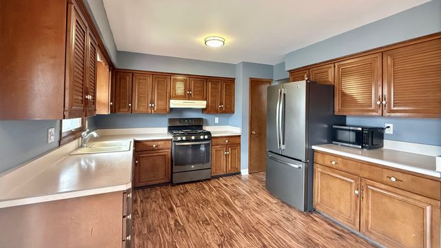 5863 Alma Drive, Rockford, IL 61108