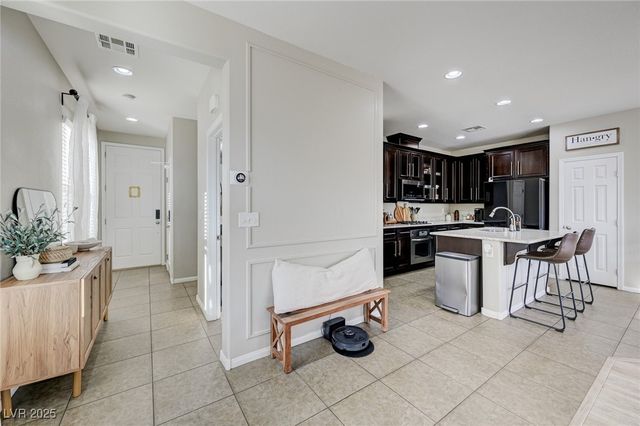 7497 Glimmering Sun Avenue, Las Vegas, NV 89178