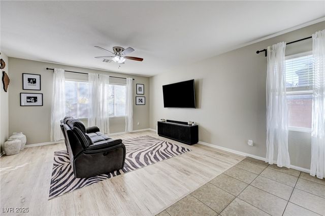 7497 Glimmering Sun Avenue, Las Vegas, NV 89178