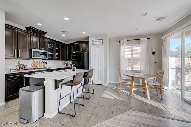 7497 Glimmering Sun Avenue, Las Vegas, NV 89178