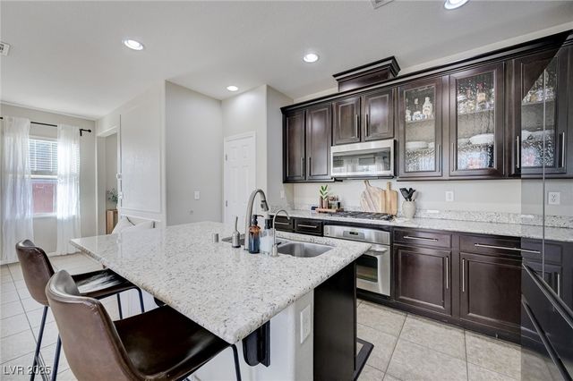 7497 Glimmering Sun Avenue, Las Vegas, NV 89178