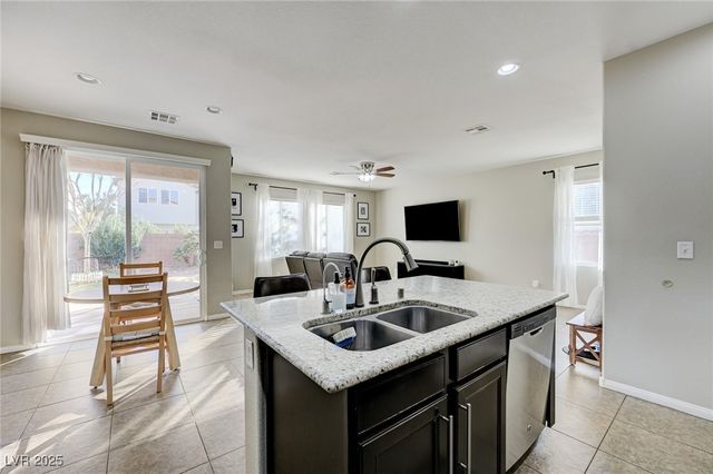 7497 Glimmering Sun Avenue, Las Vegas, NV 89178