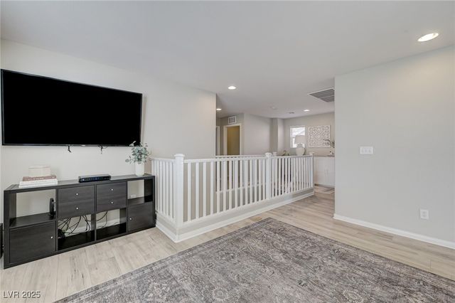 7497 Glimmering Sun Avenue, Las Vegas, NV 89178