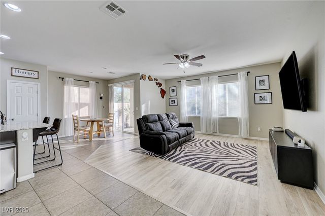 7497 Glimmering Sun Avenue, Las Vegas, NV 89178