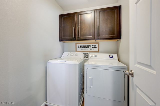 7497 Glimmering Sun Avenue, Las Vegas, NV 89178