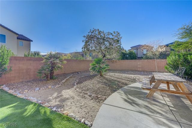7497 Glimmering Sun Avenue, Las Vegas, NV 89178