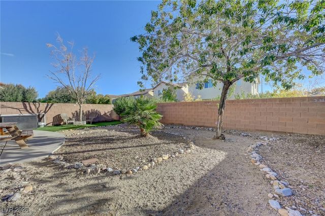 7497 Glimmering Sun Avenue, Las Vegas, NV 89178