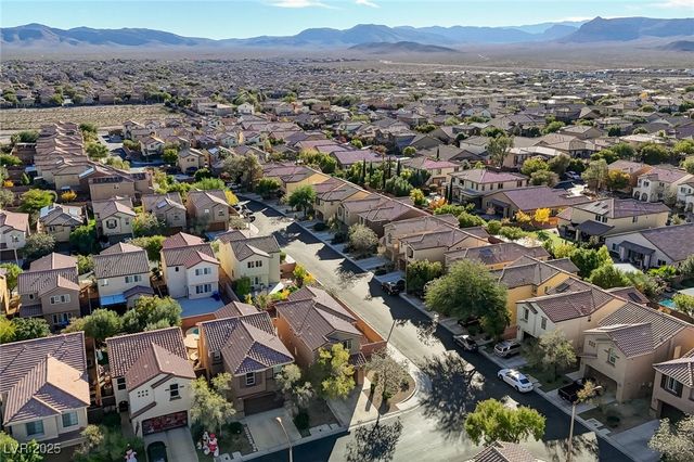 7497 Glimmering Sun Avenue, Las Vegas, NV 89178