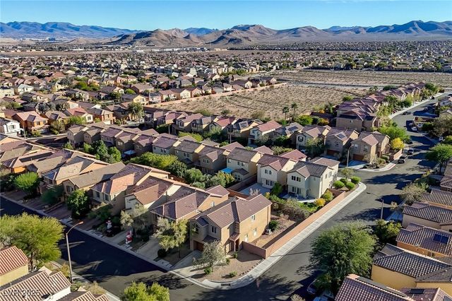 7497 Glimmering Sun Avenue, Las Vegas, NV 89178