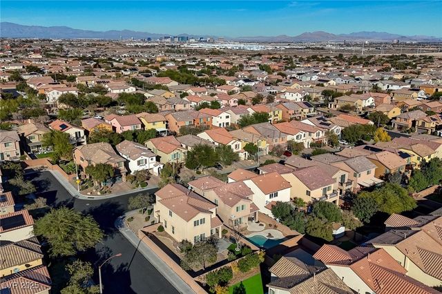 7497 Glimmering Sun Avenue, Las Vegas, NV 89178