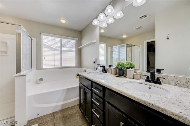 7497 Glimmering Sun Avenue, Las Vegas, NV 89178