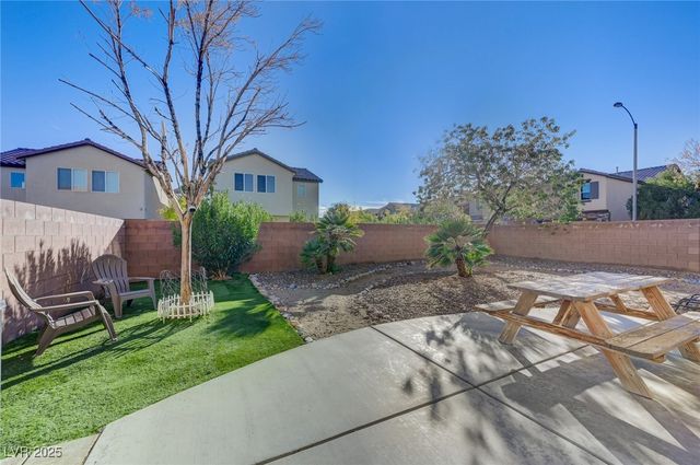 7497 Glimmering Sun Avenue, Las Vegas, NV 89178