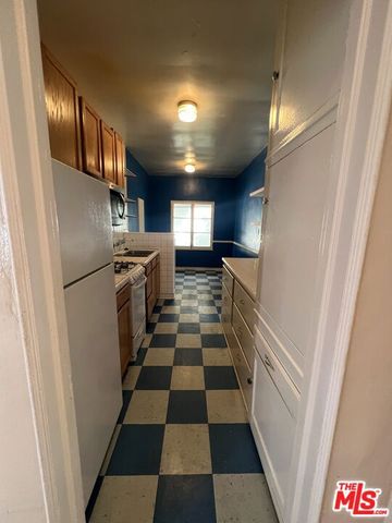 476 Landfair Avenue 105, Los Angeles, CA 90024