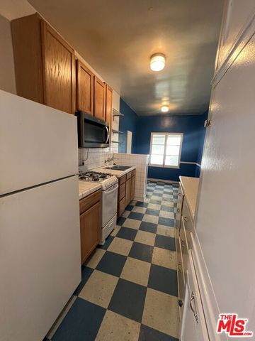 476 Landfair Avenue 105, Los Angeles, CA 90024