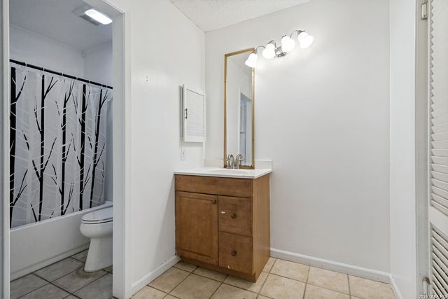 7947 Forest Flame, San Antonio, TX 78239