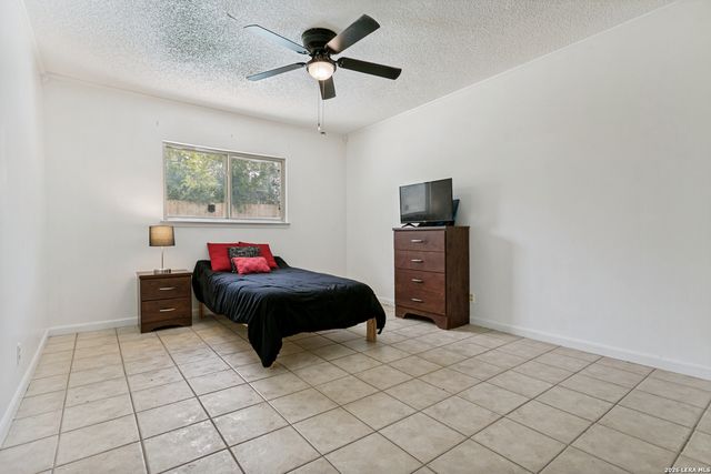 7947 Forest Flame, San Antonio, TX 78239