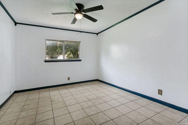 7947 Forest Flame, San Antonio, TX 78239