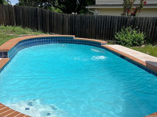 7947 Forest Flame, San Antonio, TX 78239