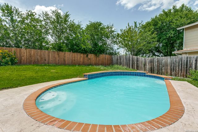 7947 Forest Flame, San Antonio, TX 78239