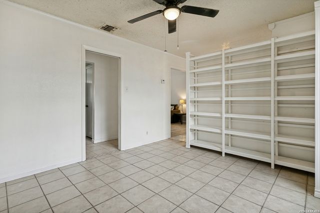 7947 Forest Flame, San Antonio, TX 78239