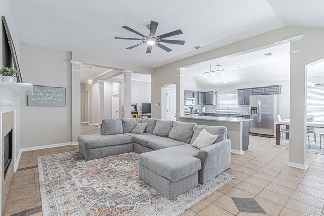 1815 Indian Paint Brush, San Antonio, TX 78232