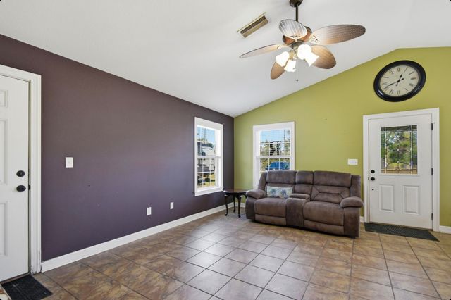 196 Leslie Lane, Perry, FL 32348