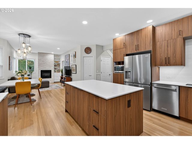 6033 Se BREWSTER Pl, Milwaukie, OR 97267