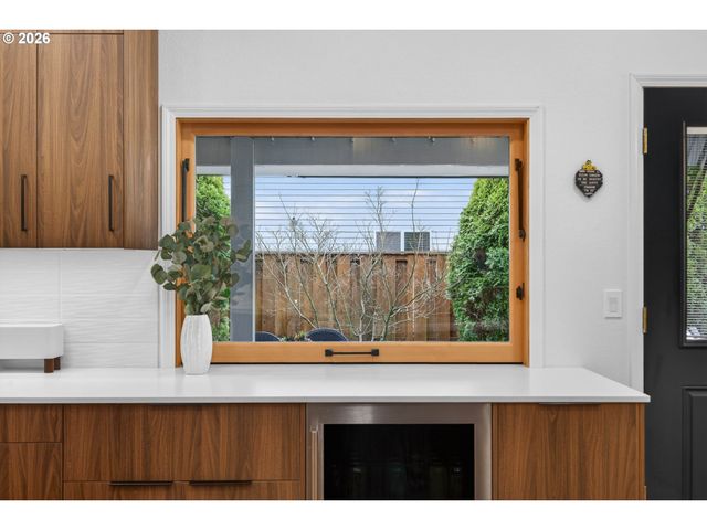 6033 Se BREWSTER Pl, Milwaukie, OR 97267