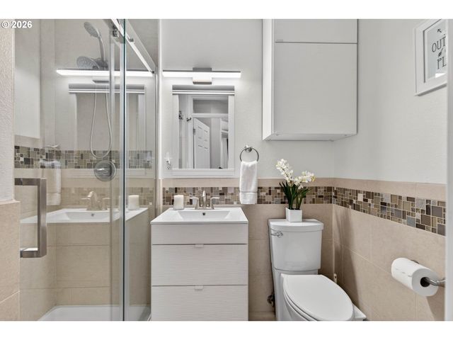 6033 Se BREWSTER Pl, Milwaukie, OR 97267