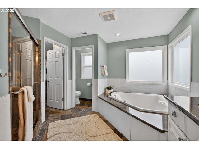 6033 Se BREWSTER Pl, Milwaukie, OR 97267