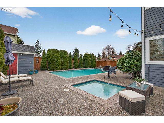 6033 Se BREWSTER Pl, Milwaukie, OR 97267