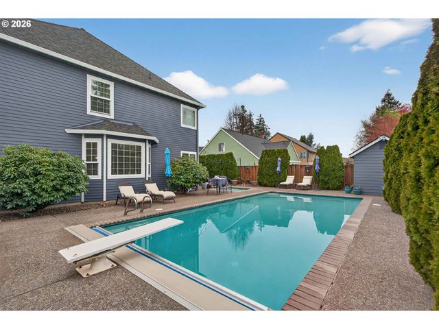 6033 Se BREWSTER Pl, Milwaukie, OR 97267