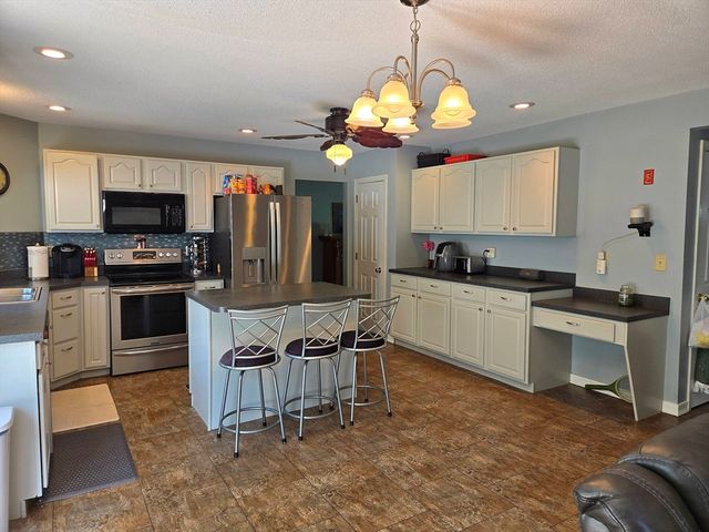 4 Jennifer, Pelham, NH 03076