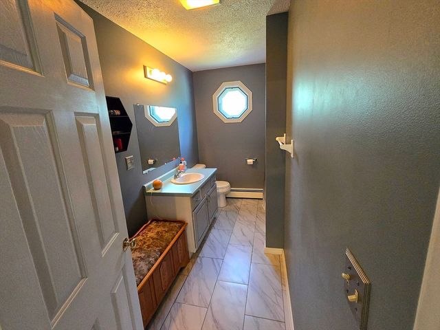 4 Jennifer, Pelham, NH 03076