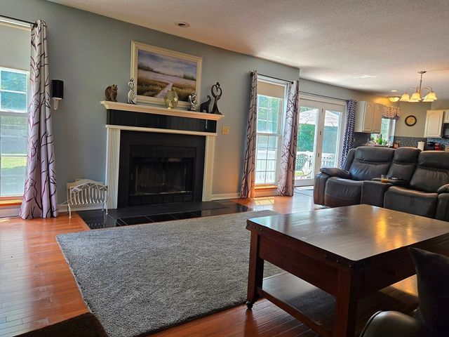 4 Jennifer, Pelham, NH 03076
