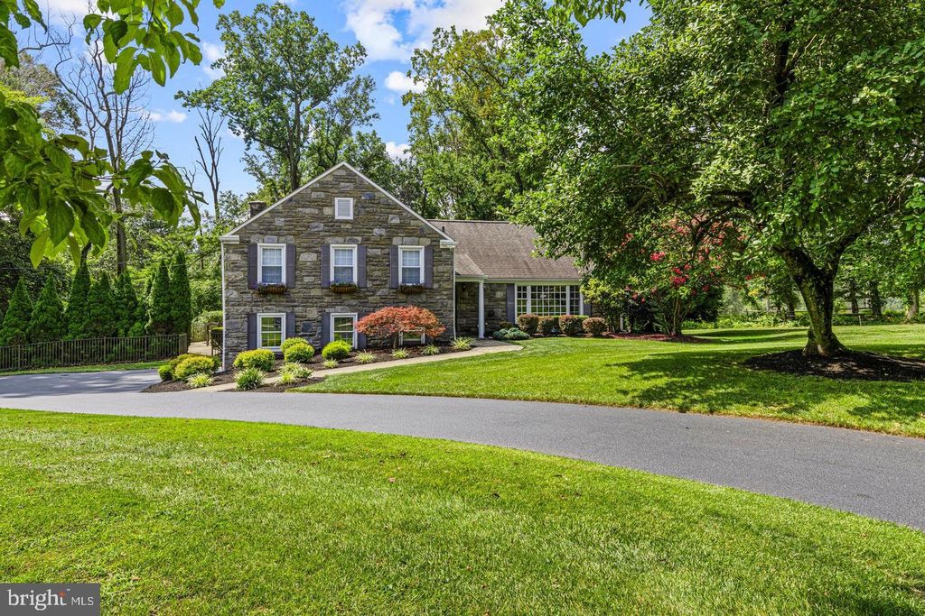 735 HAMILTON RD, BRYN MAWR, PA 19010 — exterior