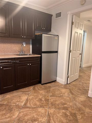 18025 NW 83rd Avenue 1, Hialeah, FL 33015