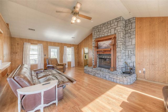 226 Sandy Drive Drive, Trinity, TX 75862