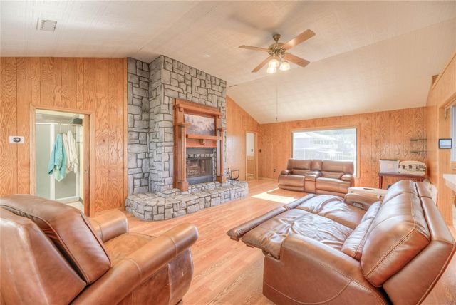 226 Sandy Drive Drive, Trinity, TX 75862