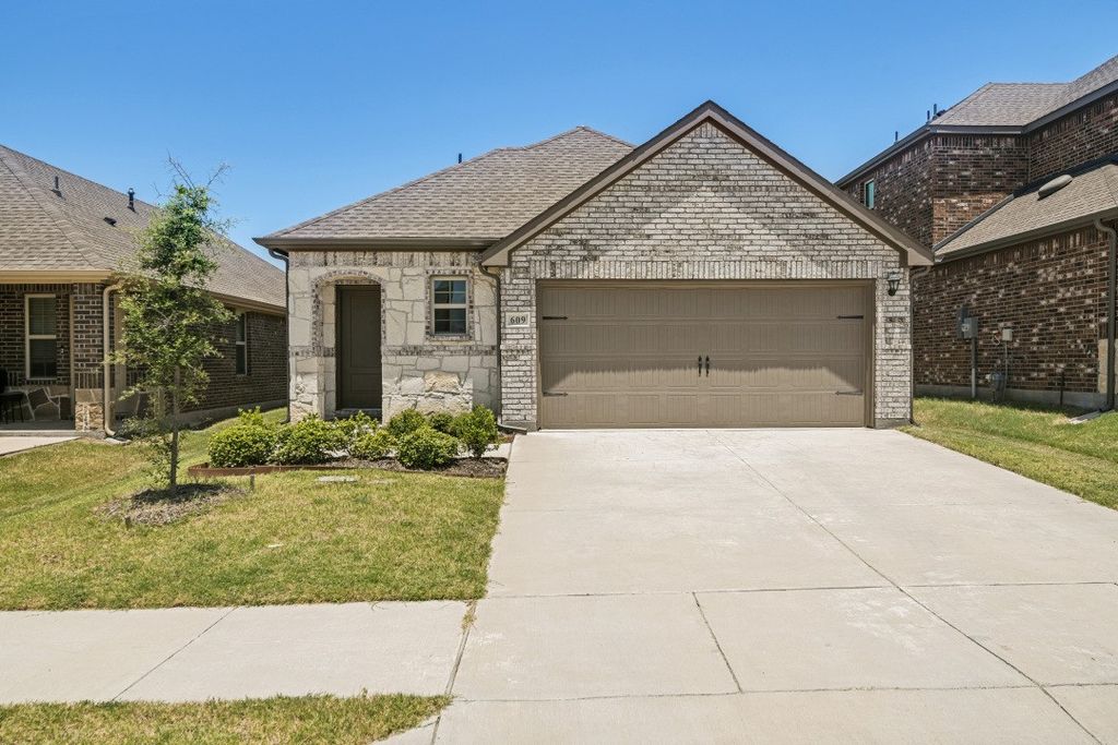 609 Nature Stroll Road, Lavon, TX 75166
