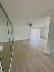112 SE 10th St 201-L, Deerfield Beach, FL 33441