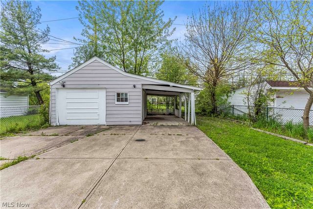 5688 E 141st Street, Maple Heights, OH 44137
