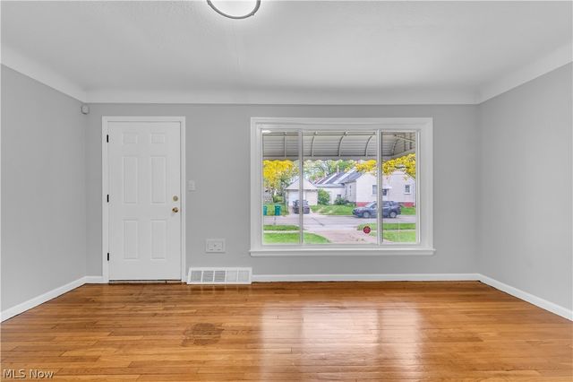 5688 E 141st Street, Maple Heights, OH 44137