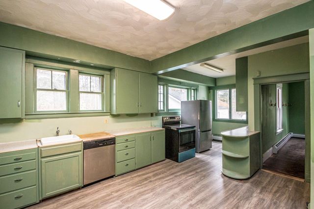 42 Elm Street, Lunenburg, VT 05906